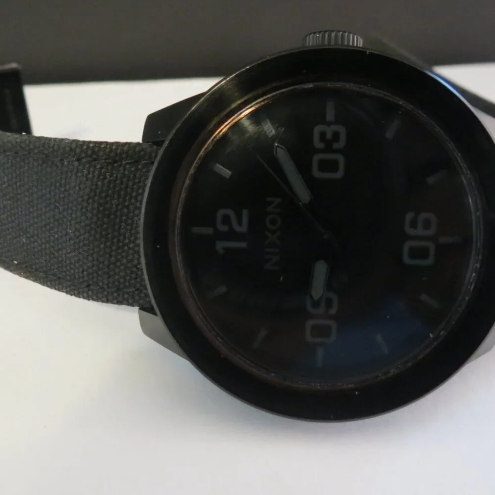 Winter Clearance!!Men's NIXON Black Matte Watch - Picture 5 of 5